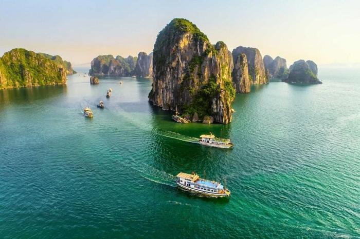 White Crown Hotel Ha Long Buitenkant foto